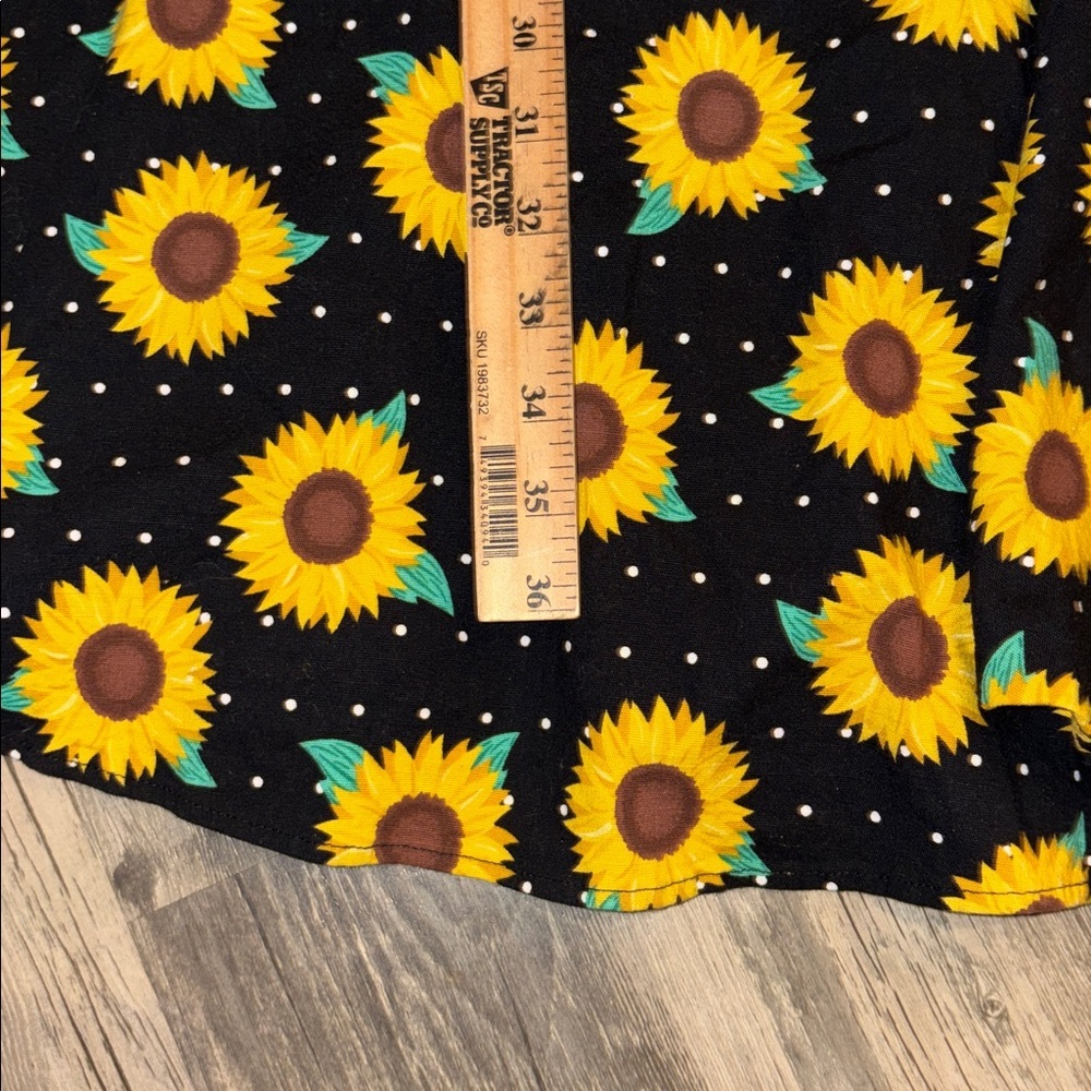 Collectif London 
Fit & Flare 
 Dress Sz US 6 
Floral Sunflower Belted Button - Picture 8 of 9